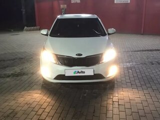 2014 Kia Rio III, белый, 680000 рублей, вид 3