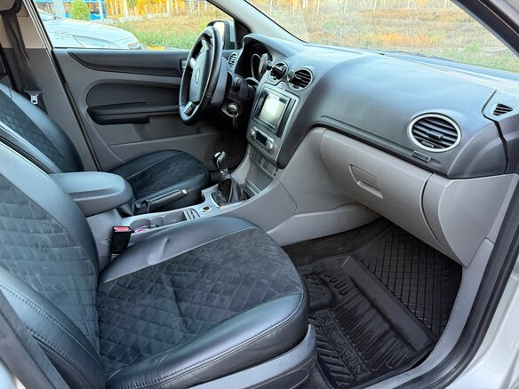 2009 Ford Focus II Рестайлинг, серебристый, 650000 рублей - вид 6