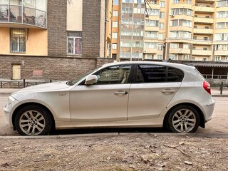 2011 BMW 1 серии 116i I (E81/E82/E87/E88) Рестайлинг, белый, 700000 рублей, вид 3
