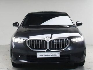 2024 BMW 5 серии 523d VIII (G60/G61/G68), чёрный, 6107152 рублей, вид 2