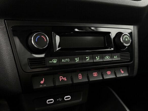 2021 Volkswagen Polo VI, коричневый - вид 13