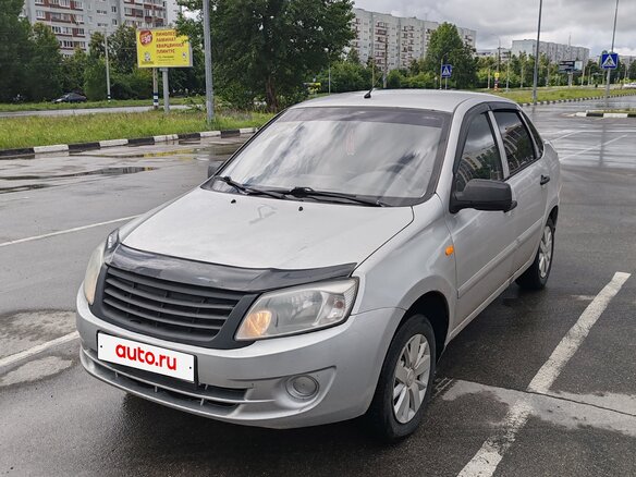 2013 Lada (ВАЗ) Granta I, серебристый, 275000 рублей