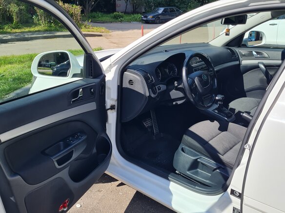 2013 Skoda Octavia II (A5) Рестайлинг, белый, 650000 рублей - вид 7
