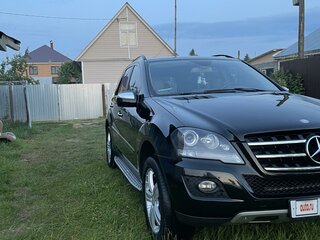 2010 Mercedes-Benz M-Класс 350 II (W164) Рестайлинг, чёрный, 1400000 рублей, вид 2