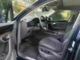 2025 Volkswagen Touareg III Рестайлинг, синий, 7641396 рублей, вид 4