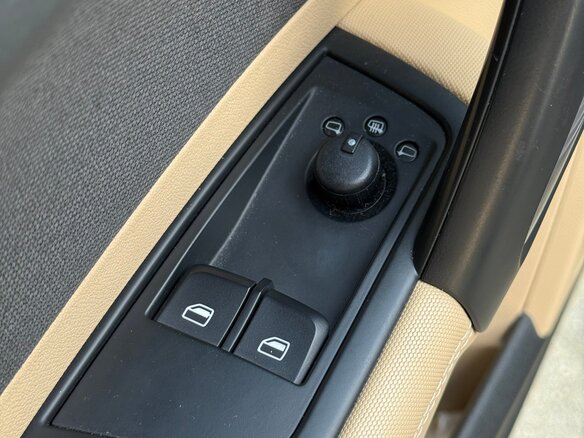 2011 Audi A1 I (8X), коричневый - вид 6