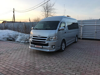 2014 Toyota HiAce H200 Рестайлинг, серебристый, 6000000 рублей, вид 3