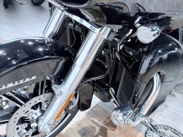 2023 Harley-Davidson Road Glide Limited, чёрный, 3599000 рублей - вид 32