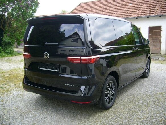 2025 Volkswagen Multivan T7, чёрный, 9970000 рублей - вид 4