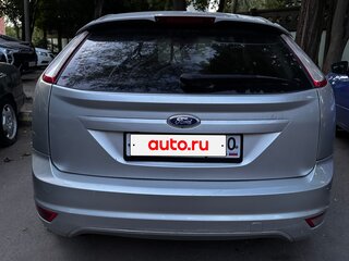 2011 Ford Focus II Рестайлинг, серебристый, 550000 рублей, вид 4