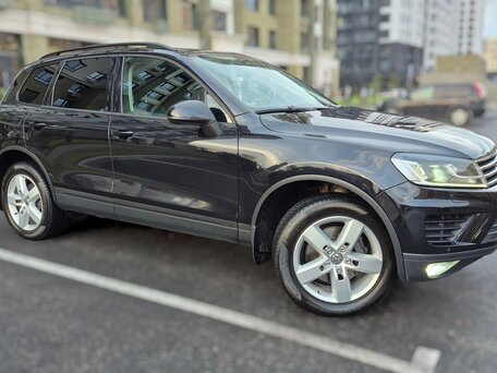 2015 Volkswagen Touareg II Рестайлинг, чёрный, 2100000 рублей, вид 3