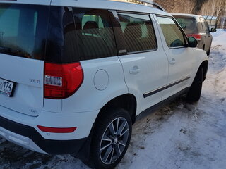 2017 Skoda Yeti I Рестайлинг, белый, 1620000 рублей, вид 4