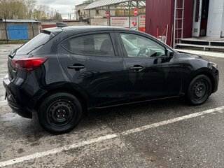 2020 Mazda 2 III (DJ) Рестайлинг, чёрный, 1600000 рублей, вид 2