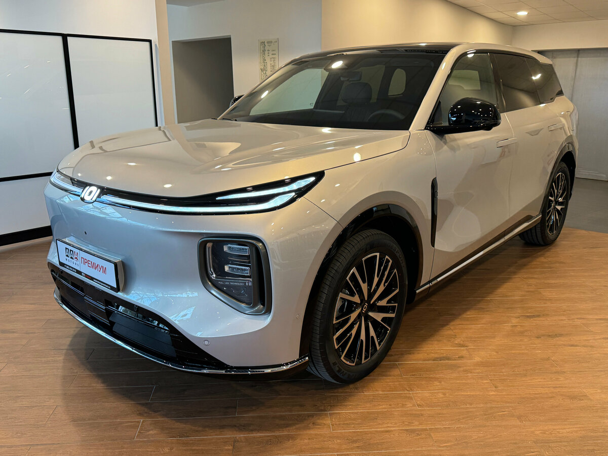 Открыть фотографии: Changan Qiyuan Q07