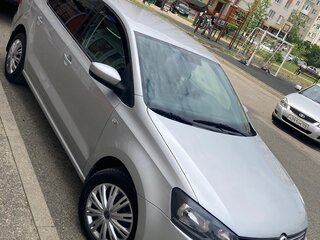 2012 Volkswagen Polo V, серебристый, 800000 рублей, вид 3