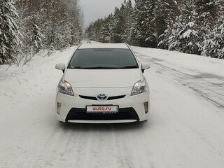 2013 Toyota Prius III Рестайлинг (XW30), белый, 1550000 рублей, вид 5