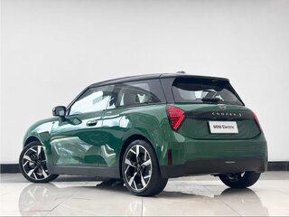 2026 Mini Hatch Cooper Electric SE IV (F65/F66/J01), зелёный, 5690000 рублей, вид 3