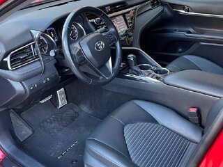 2020 Toyota Camry US Market VIII (XV70), красный, 3000000 рублей, вид 4