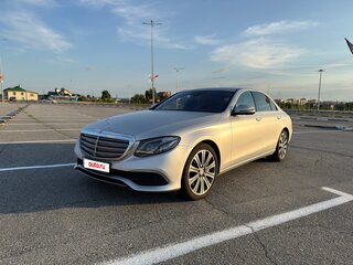 2017 Mercedes-Benz E-Класс 400 V (W213, S213, C238), серебристый, 4250000 рублей, вид 1
