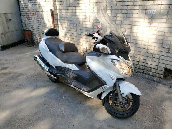 2013 Suzuki Burgman (SkyWave) 650, белый, 720000 рублей