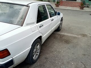 1988 Mercedes-Benz 190 (W201), белый, 150000 рублей, вид 4