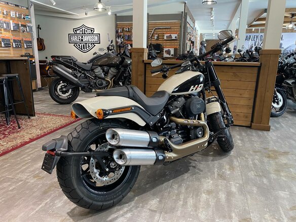2022 Harley-Davidson Fat Bob, бежевый, 3100000 рублей - вид 8