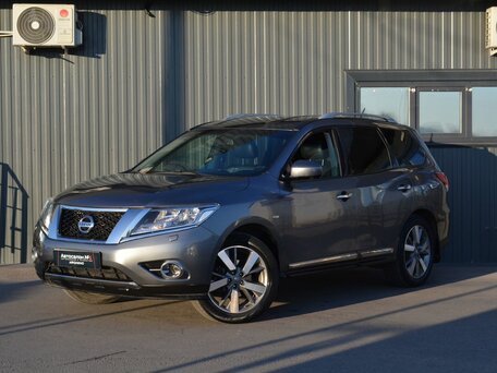 Nissan Pathfinder IV
