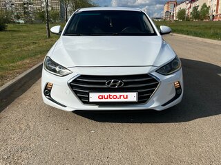 2018 Hyundai Elantra VI (AD), белый, 990000 рублей, вид 2