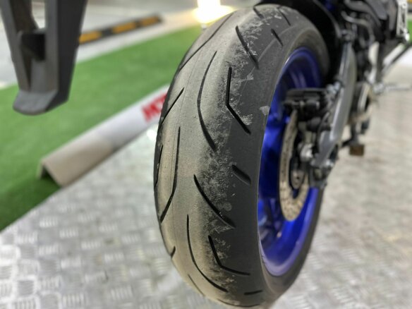 2015 Yamaha MT-09 Tracer (FJ-09), серебристый, 645000 рублей - вид 16