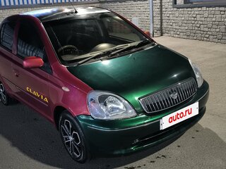 2001 Toyota Vitz I (P10), красный, 345000 рублей, вид 1