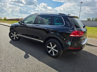 2014 Volkswagen Touareg II, чёрный, 2800000 рублей, вид 2
