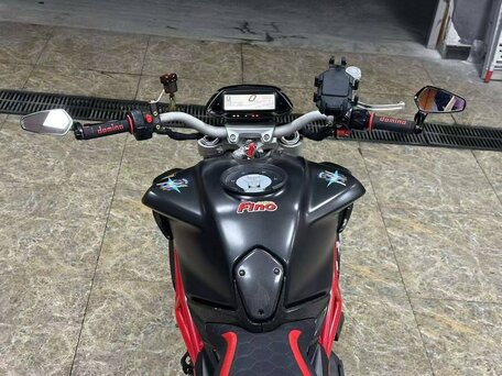 2017 MV Agusta Brutale 800, чёрный, 880000 рублей, вид 3