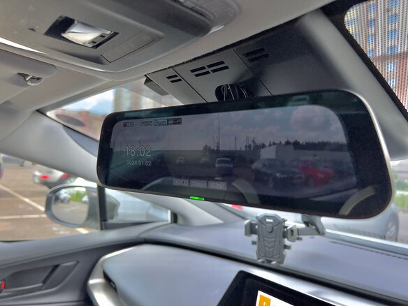 2023 Toyota Prius V (XW60), белый - вид 14