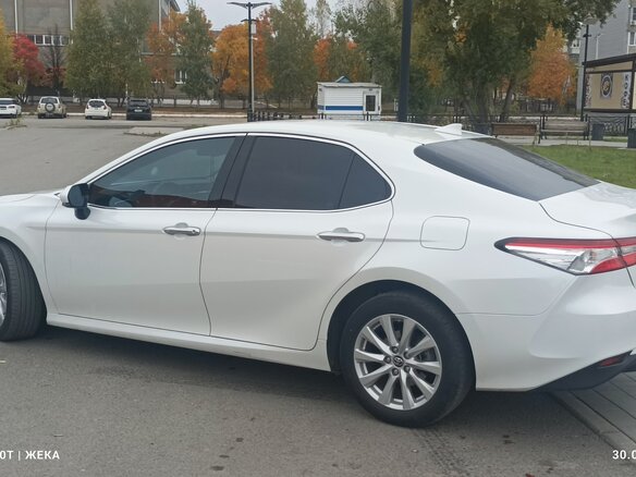 2018 Toyota Camry VIII (XV70), белый, 3350000 рублей - вид 5