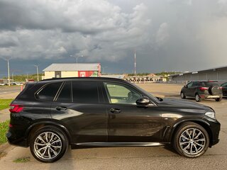 2020 BMW X5 30d IV (G05/G18), чёрный, 6500000 рублей, вид 3