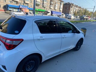 2018 Toyota Vitz III (XP130) Рестайлинг 2, белый, 950000 рублей, вид 2