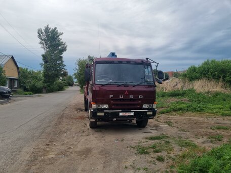 1995 Fuso (Mitsubishi) Super Great, красный, 4000000 рублей, вид 3
