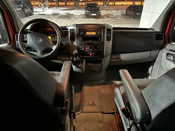 2007 Mercedes-Benz Sprinter, красный, 1000000 рублей - вид 8