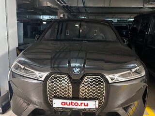 2021 BMW iX xDrive40 I (I20), серый, 8000000 рублей, вид 3