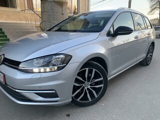 2019 Volkswagen Golf VII Рестайлинг, серебристый, 1799000 рублей, вид 3