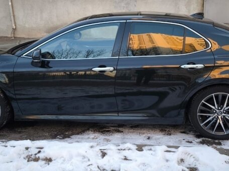 2023 Toyota Camry VIII (XV70) Рестайлинг, чёрный, 3300000 рублей, вид 4