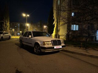 1988 Mercedes-Benz W124 200, белый, 230000 рублей, вид 3