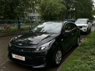 2020 Kia Rio IV, чёрный, 1350000 рублей, вид 1