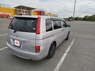 2009 Toyota ISis I Рестайлинг, серебристый, 1250000 рублей, вид 3