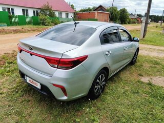 2018 Kia Rio IV, серебристый, 1390000 рублей, вид 2