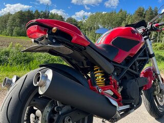 2005 Ducati Monster 400, красный, 330000 рублей, вид 2
