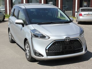 2019 Toyota Sienta II Рестайлинг, серебристый, 1995000 рублей, вид 1