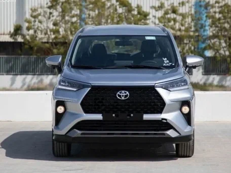 2023 Toyota Veloz, серебристый, 2170000 рублей, вид 4