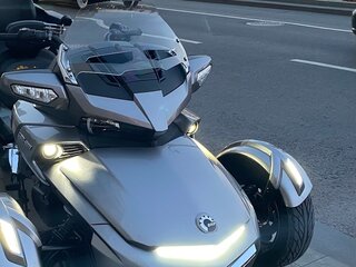 2017 BRP Can-Am Spyder, серебристый, 2500000 рублей, вид 3