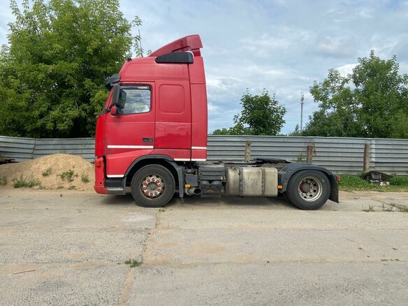 2008 Volvo FH, красный, 2000000 рублей - вид 7
